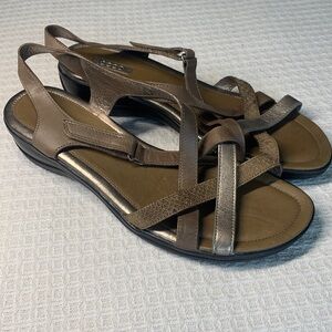 Ecco tan and metallic bronze strappy comfort sandal size Eur41